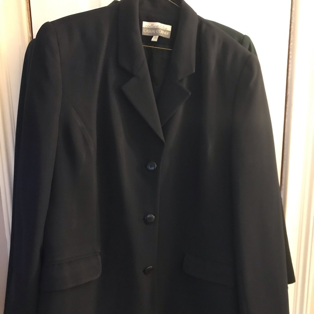 Casual Corner iconic suit blazer